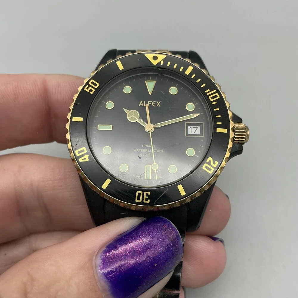 Alfex 4748 Diver Mens Watch 37mm Black Gold Tone Date 200m New Battery 7.25